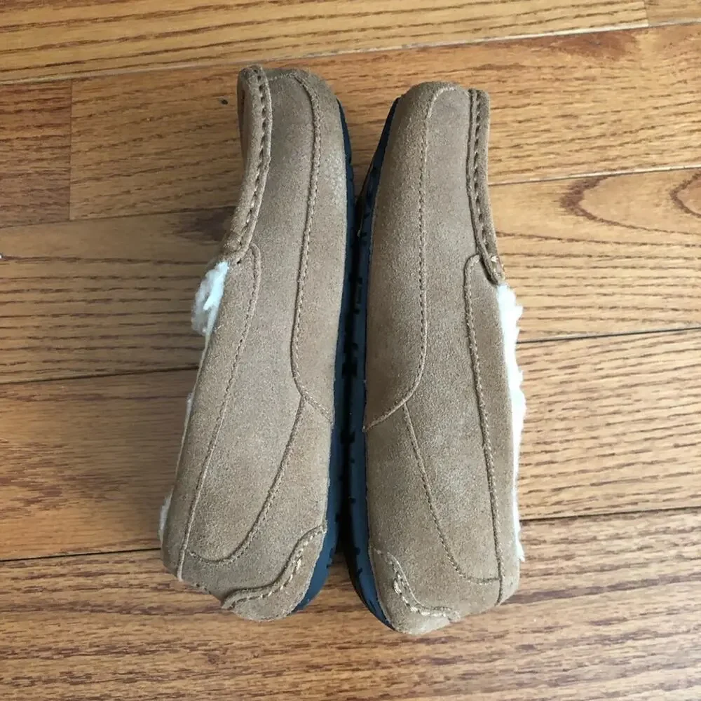 UGG Kids Ascot Chestnut Suede Slip-On Moccasin Slippers Little Boy’s Size 2